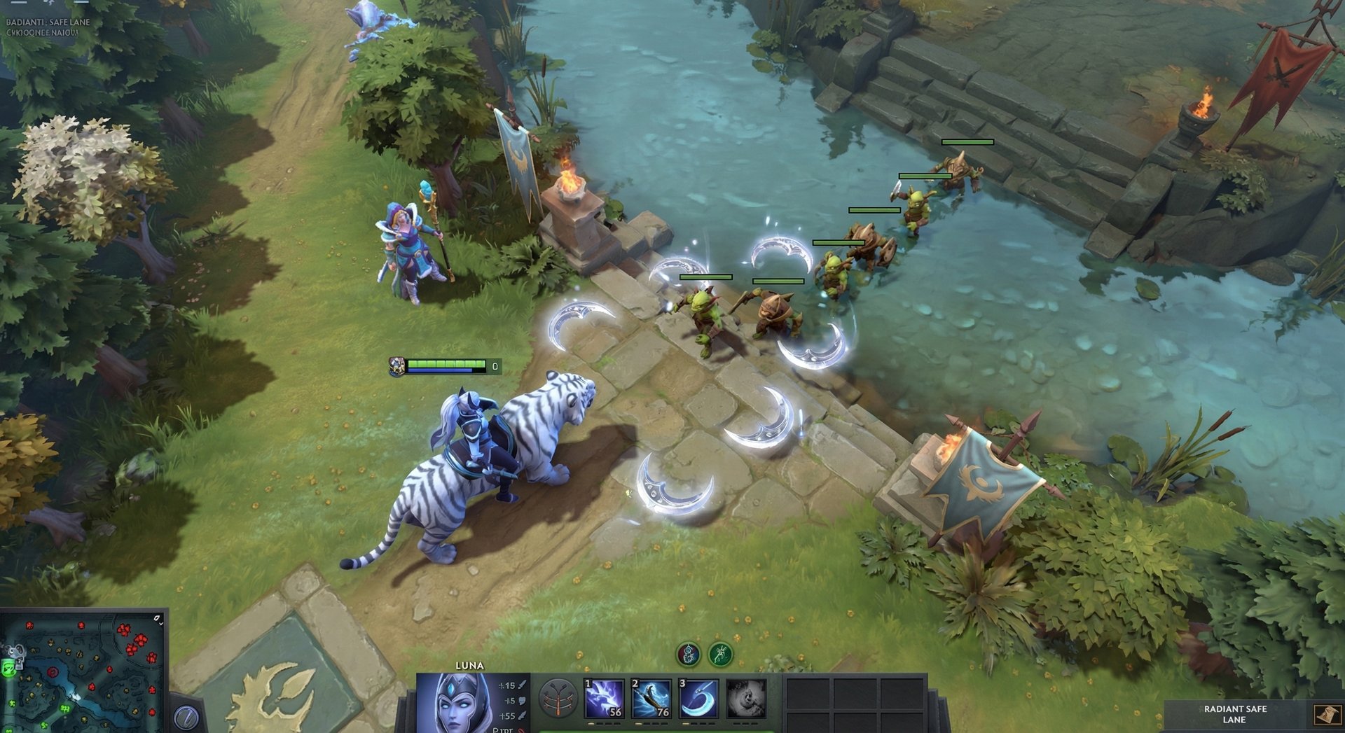 Luna farming in the safe lane with Moon Glaives bouncing in Dota 2